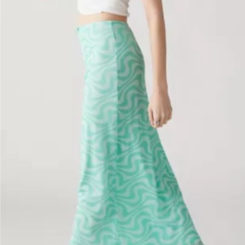 URban outfitters blue/green Wave Printed Maxi Mesh Skirt - Picture 3 of 4